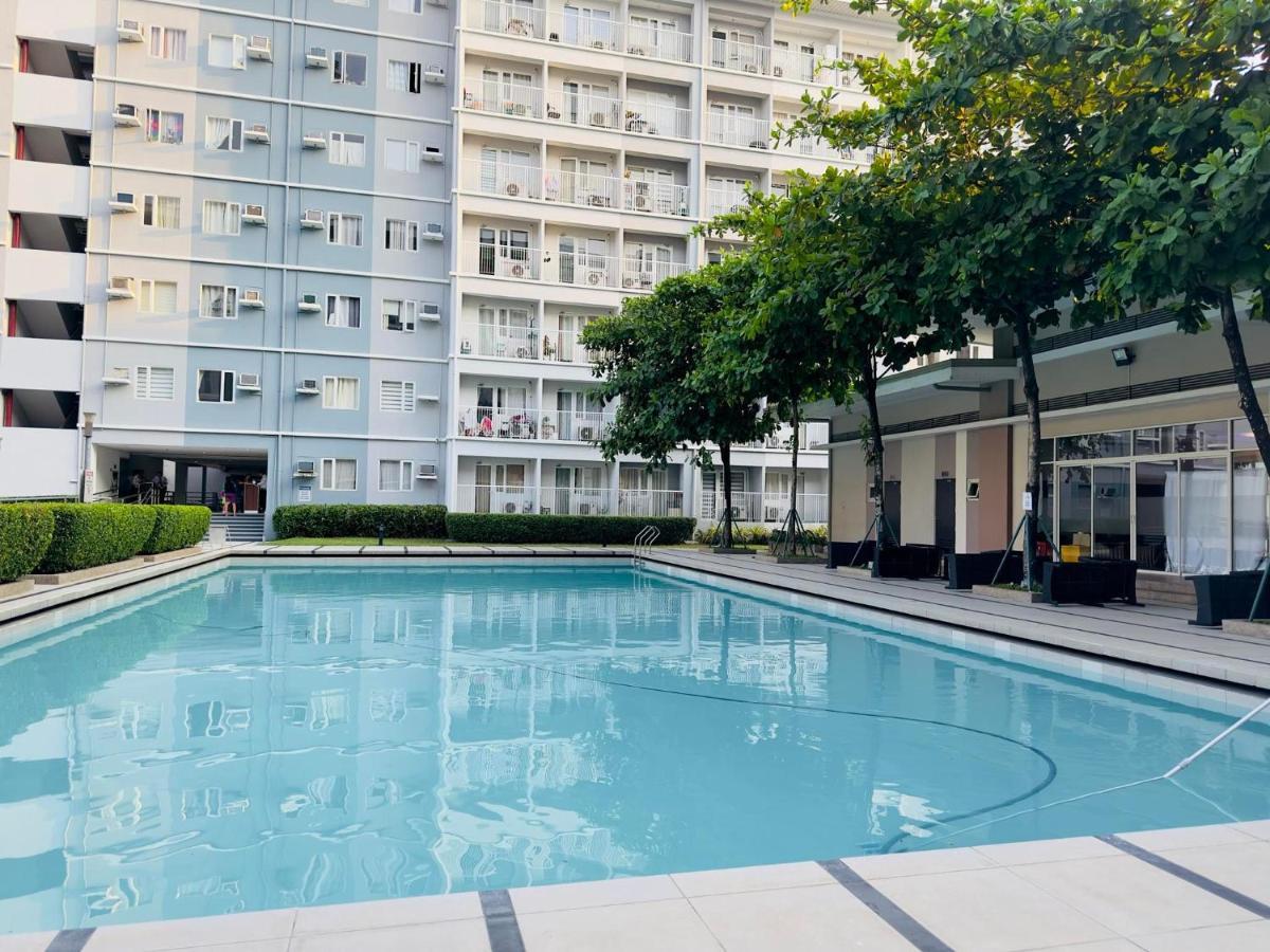Trees Residences Manila Exterior foto