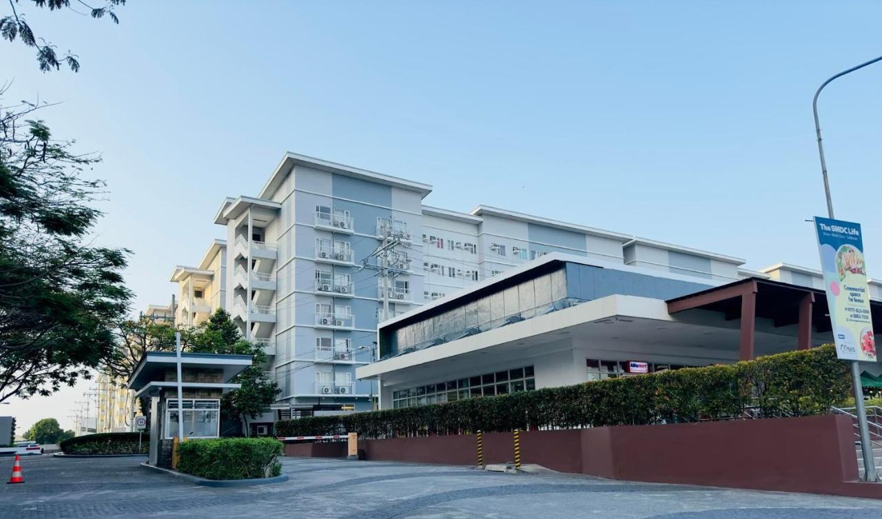 Trees Residences Manila Exterior foto